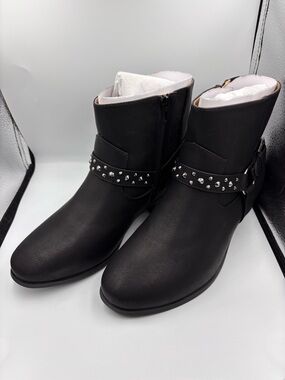 NWT Penningtons Extra Wide Black Studded Ankle Boots
